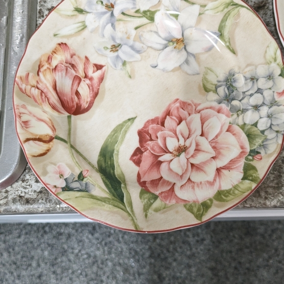 222 Fifth Desiree set of 4 Salad plates - Picture 1 of 6